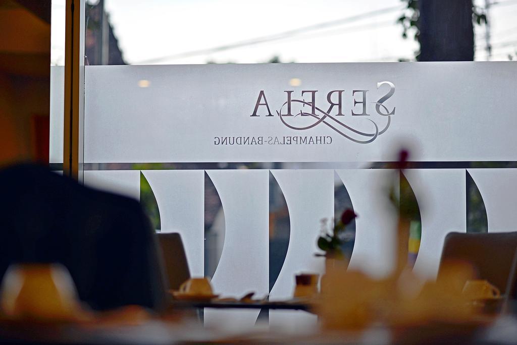 Serela Cihampelas By Kagum Hotels Bandung Exterior foto
