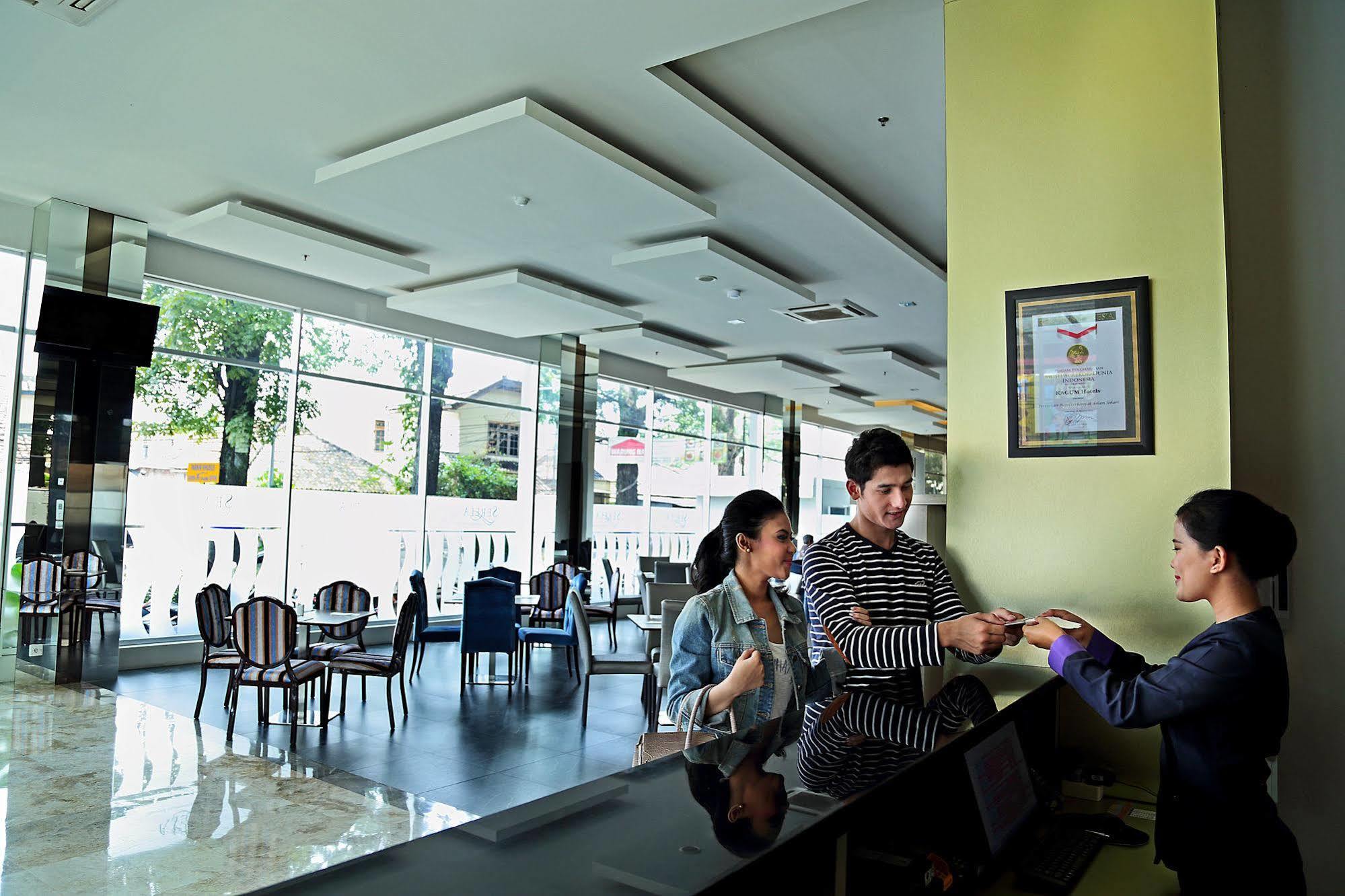 Serela Cihampelas By Kagum Hotels Bandung Exterior foto