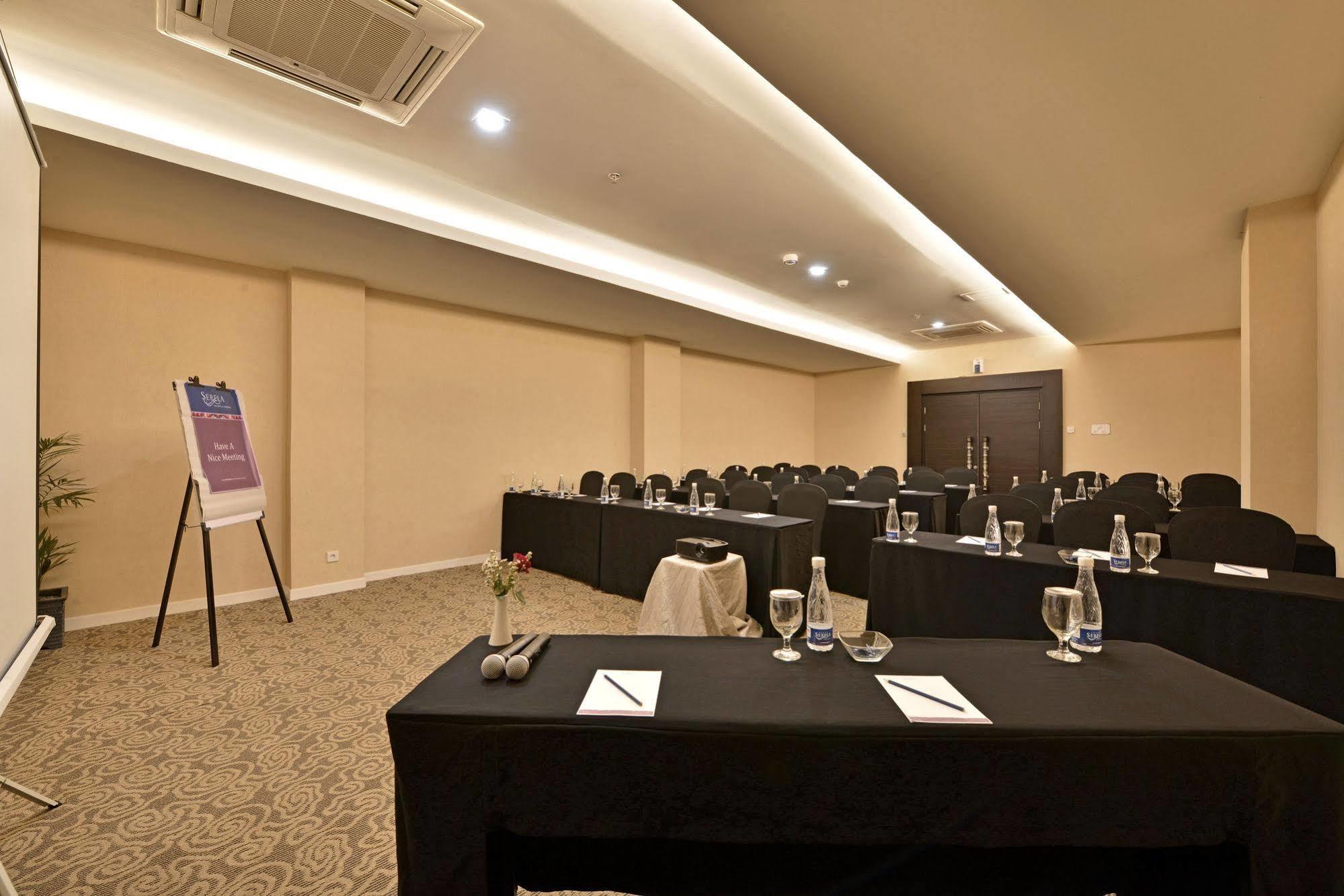 Serela Cihampelas By Kagum Hotels Bandung Exterior foto
